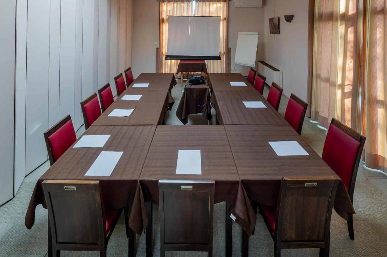 Logis Hotel Noemys Brive - Restaurant Le Teinchurier 外观 照片